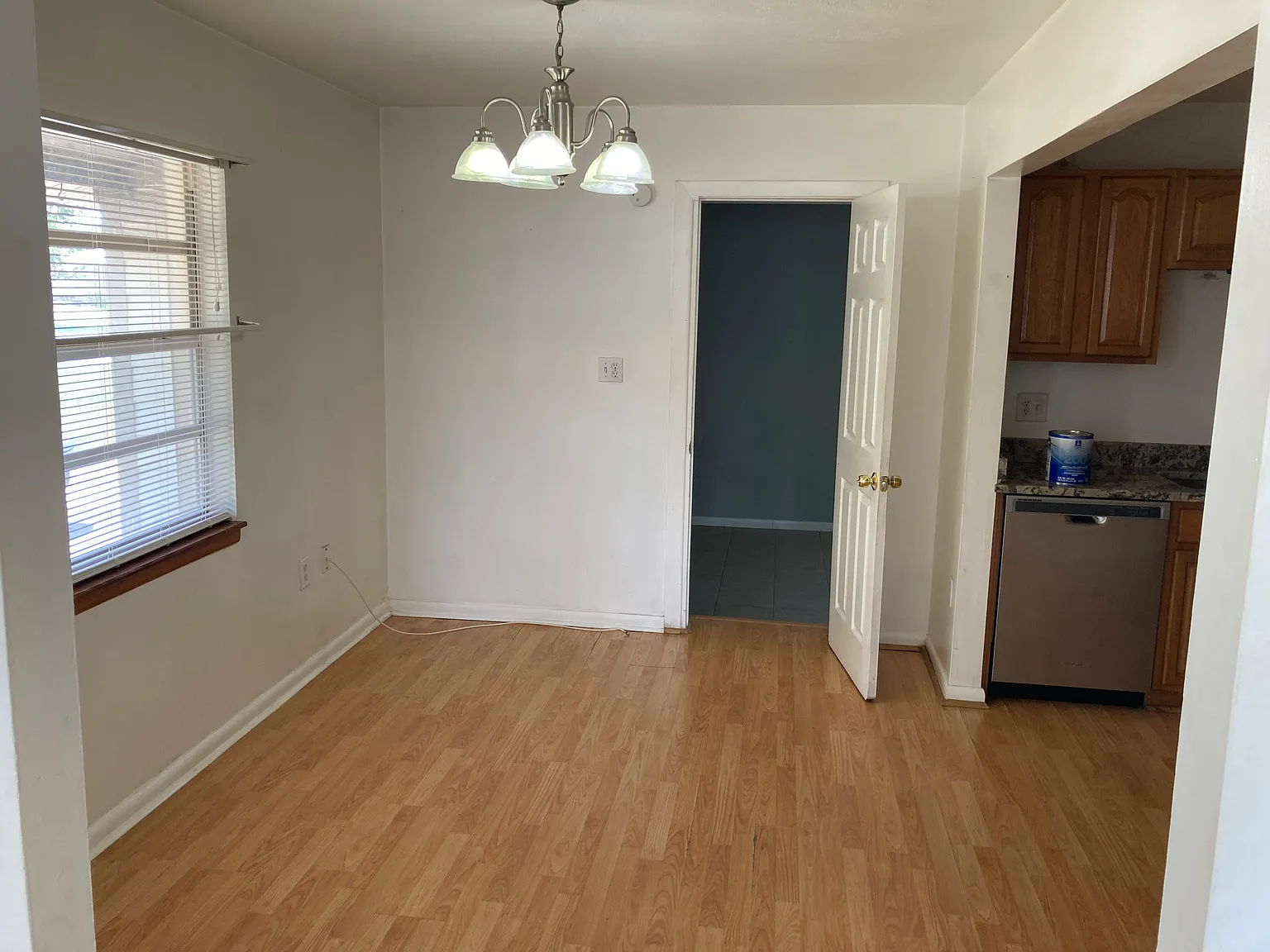 3 bed, 1150 sqft, $1,700 — Photo 1