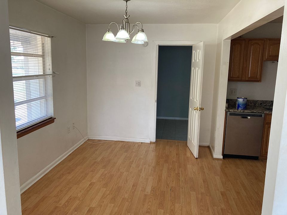 Dining room - the wood laminate flooring was recently updated to tile