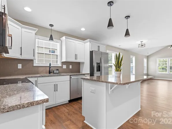 3511 Warlicks Church Rd, Connelly Springs, NC 28612