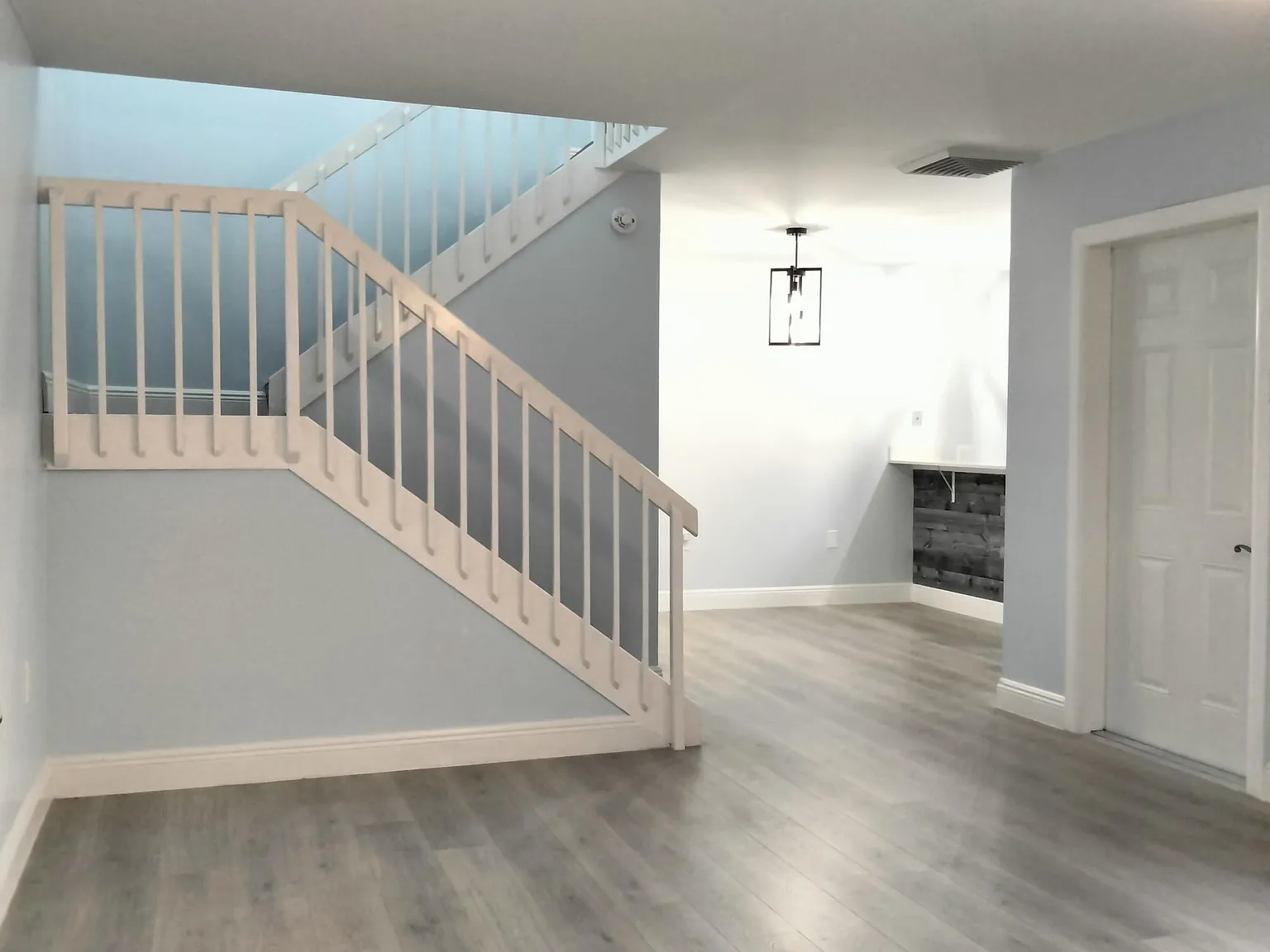 2 bed, 2.5 bath, 1236 sqft, $2,200 — Photo 2
