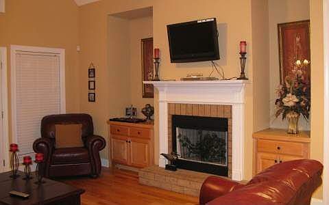 2nd image of 202 Emily Cir NW