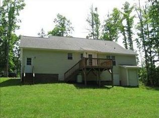 107 N Cobble Creek Dr, Henderson, NC 27537