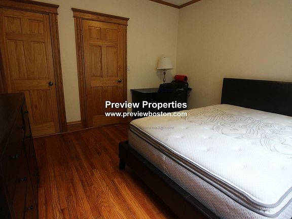 4th image of 124 Columbia St #1C