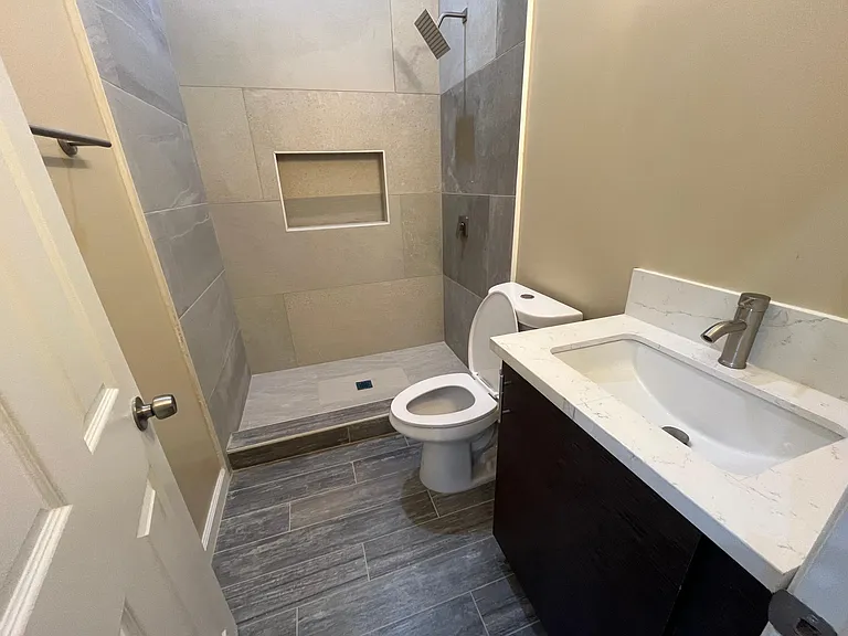 2739 Eltinge Dr — Photo 40