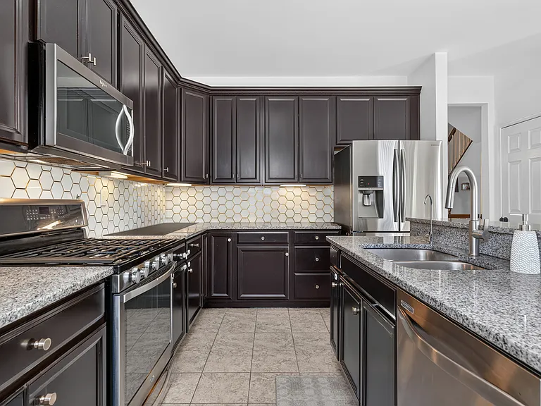 5 Truman Dr — Photo 9