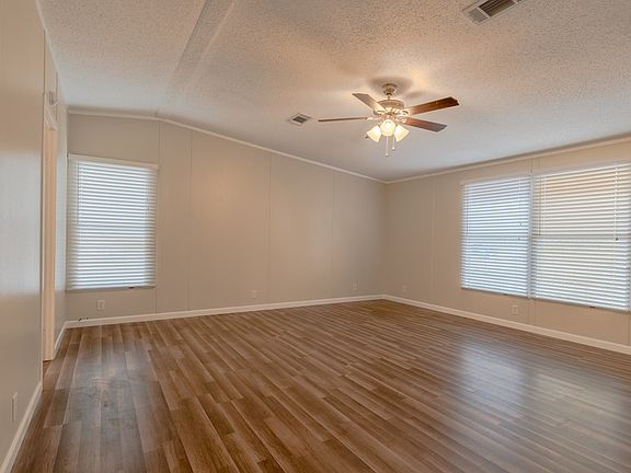 3rd image of 4856 W Newport Ave