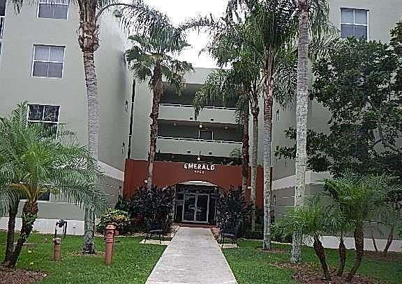3rd image of 5962 Morningstar Cir APT 303