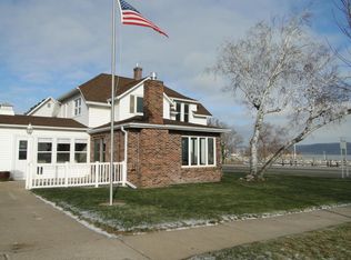418 N Lakeshore Dr, Lake City, MN 55041