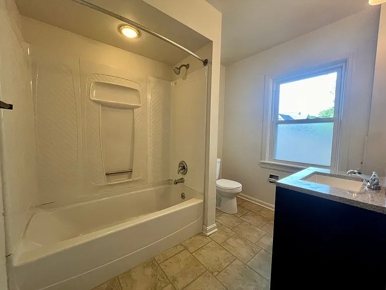 373 Hulton Rd — Photo 7