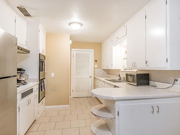 5th image of 708 Bradley Dr
