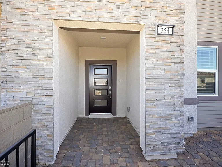254 Walsh Peak Ave — Photo 6