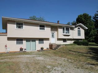 1342 Valley View Ct, East Peoria, IL 61611