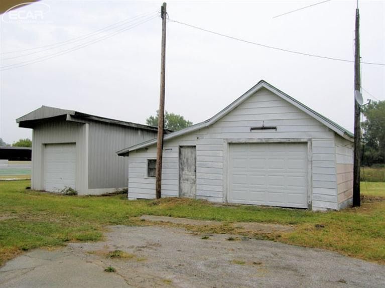 2nd image of 1108 Chesaning Rd