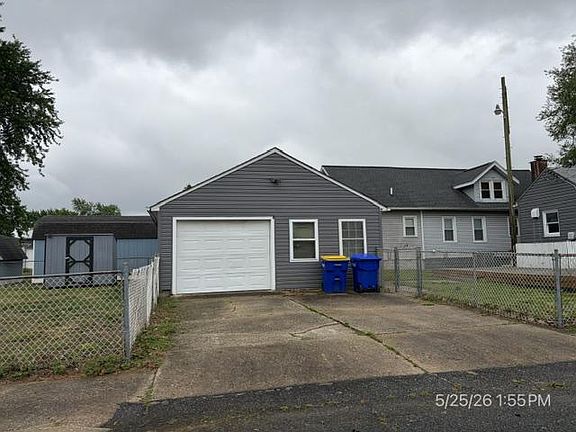 3rd image of 304 2nd Ave