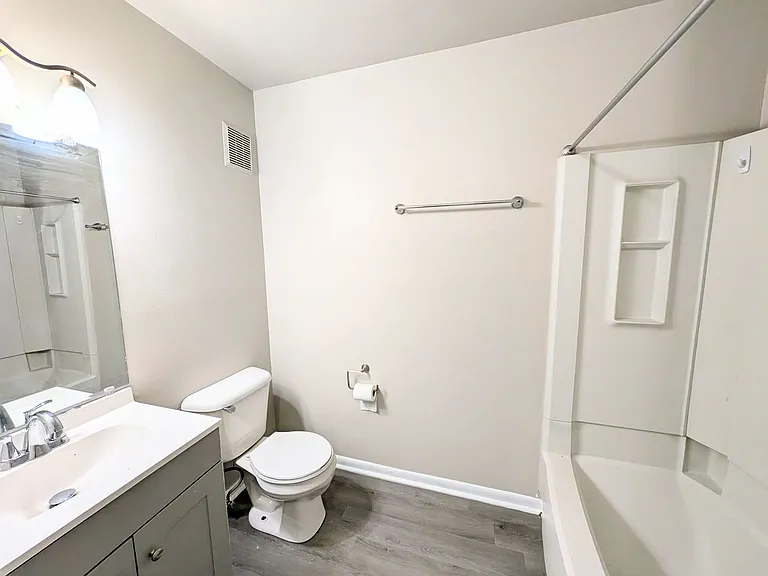 3065 Huntleigh Dr — Photo 5
