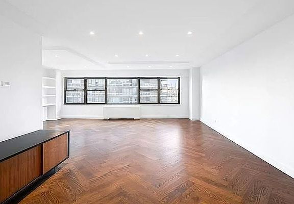 2nd image of 146 E 38th St #3A
