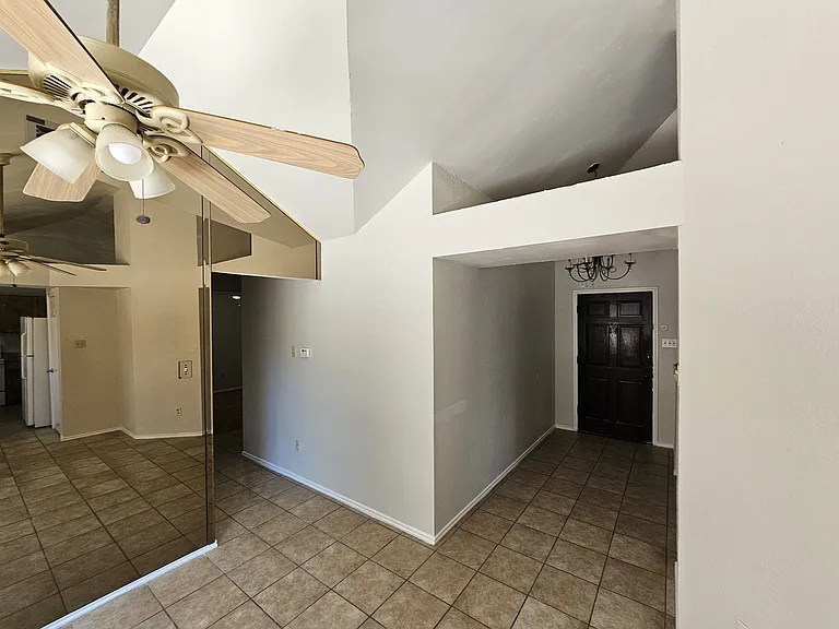 3813 Dorchester Dr — Photo 6
