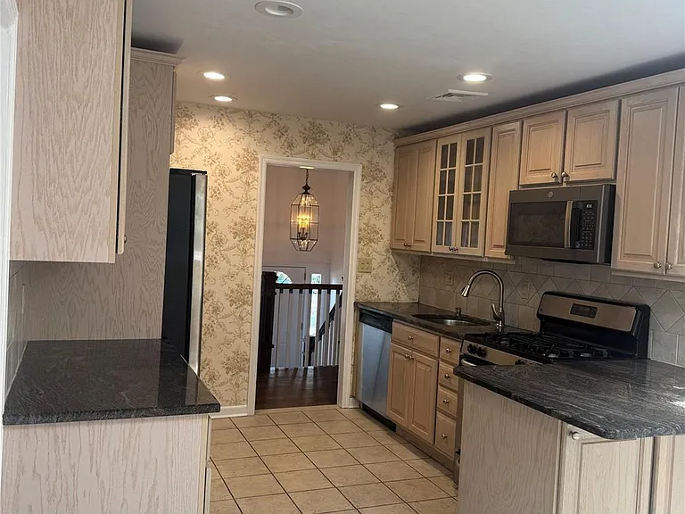 2955 Bond Dr — Photo 8