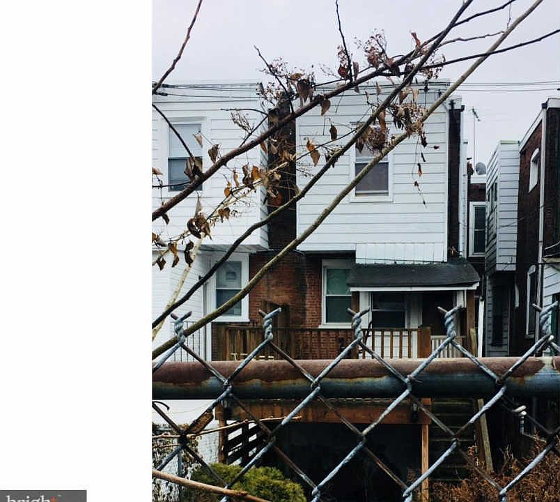 2nd image of 6039 W Oxford St