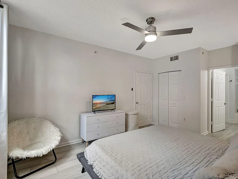 630 Sapodilla Ave #223 — Photo 21