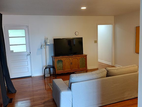 2nd image of 1514 Wells Ave SE