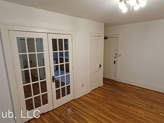 2nd image of 2166 Grand Ave #101