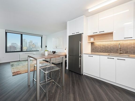 4th image of 250 E Houston St APT 11G