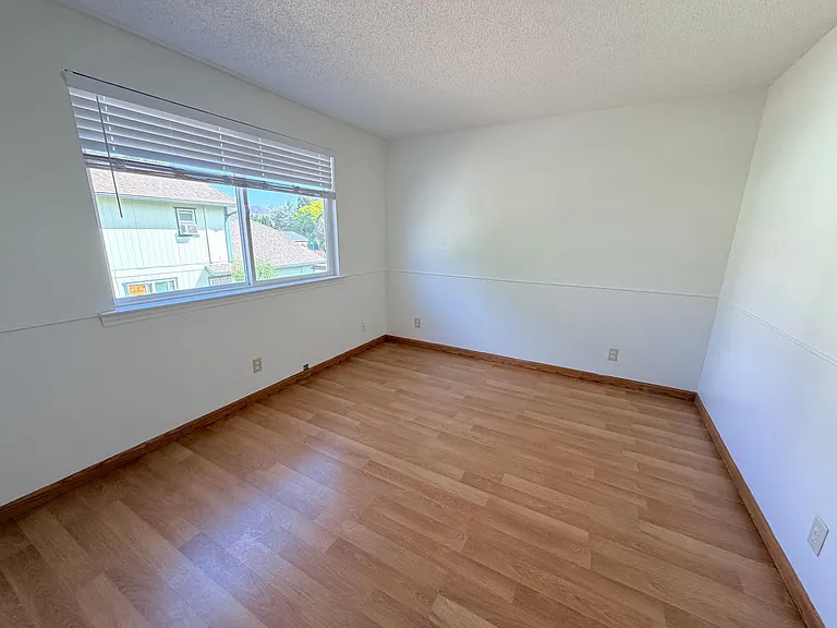 1862 Espee Ct — Photo 32