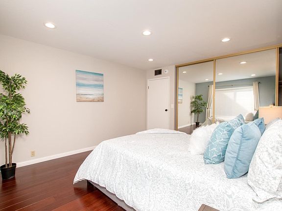 5th image of 1458 Hudson St APT 102