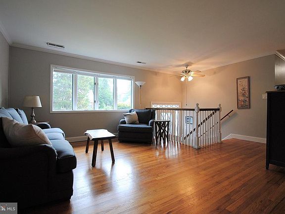 4th image of 959 Dogwood Tree Dr