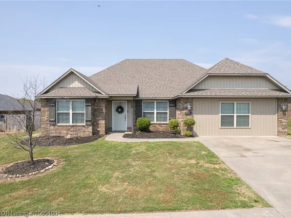 911 Laurel Way, Alma, AR 72921
