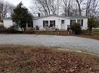 538 Fitzsimmons St, Hendersonville, NC 28792