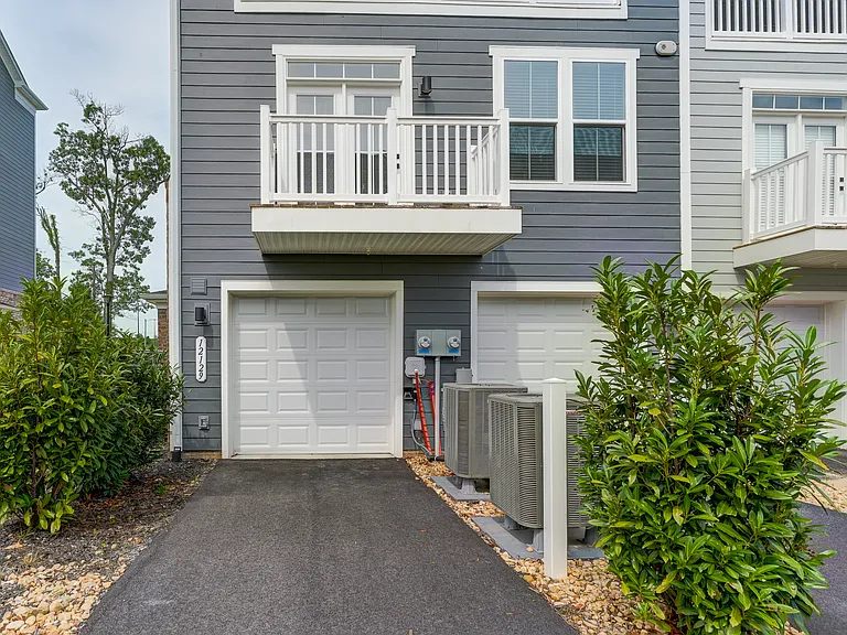 12129 Calgary Loop — Photo 43