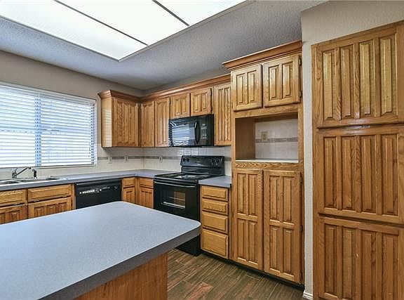 5th image of 804 Fondren Dr