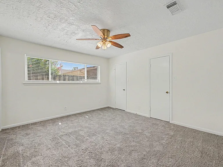 9315 Val Verde St — Photo 22