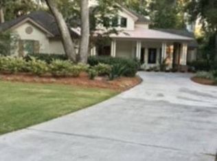 13 Parkwood Dr, Hilton Head Island, SC 29926