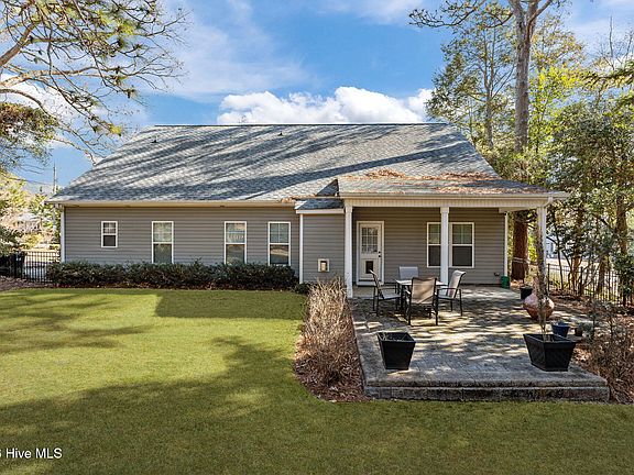 5th image of 308 Pinecrest Drive