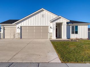 7533 E Dripping Springs Dr, Nampa, ID 83687