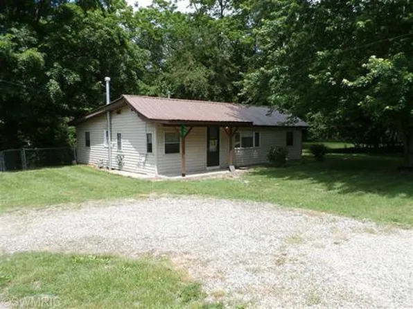 349 E Bacon St, Hillsdale, MI 49242