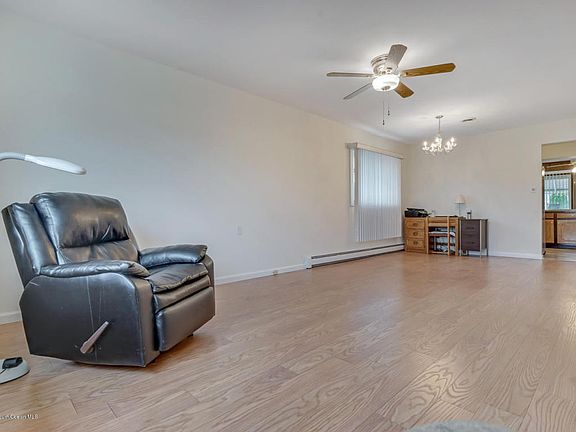 4th image of 16 Van Gogh St