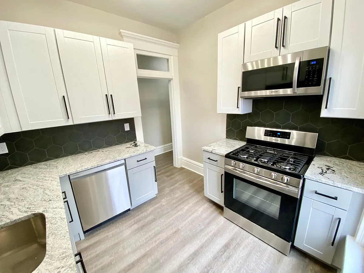 Building Photo - 248 S 18th St #1/2
