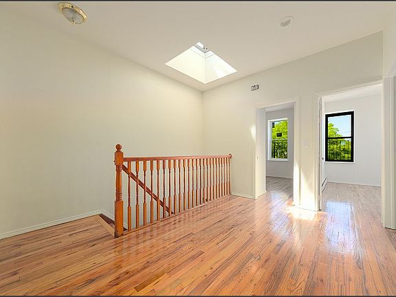 5th image of 1108 Blake Ave