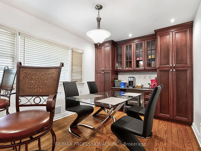 89 Valecrest Dr — Photo 13
