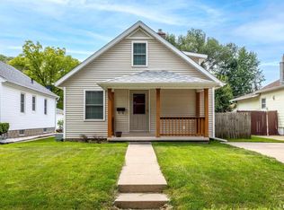 506 27th Ave, Moline, IL 61265