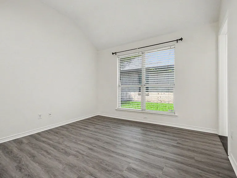 1707 Briarhollow Dr — Photo 30