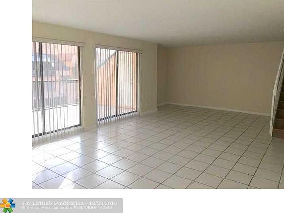 5th image of 450 Commodore Dr APT 307