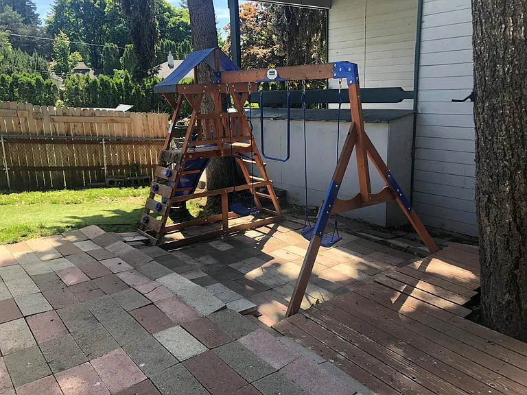 1007 NW Bryant St — Photo 18