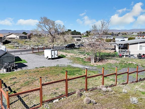 5th image of 507 SW Autumn Loop