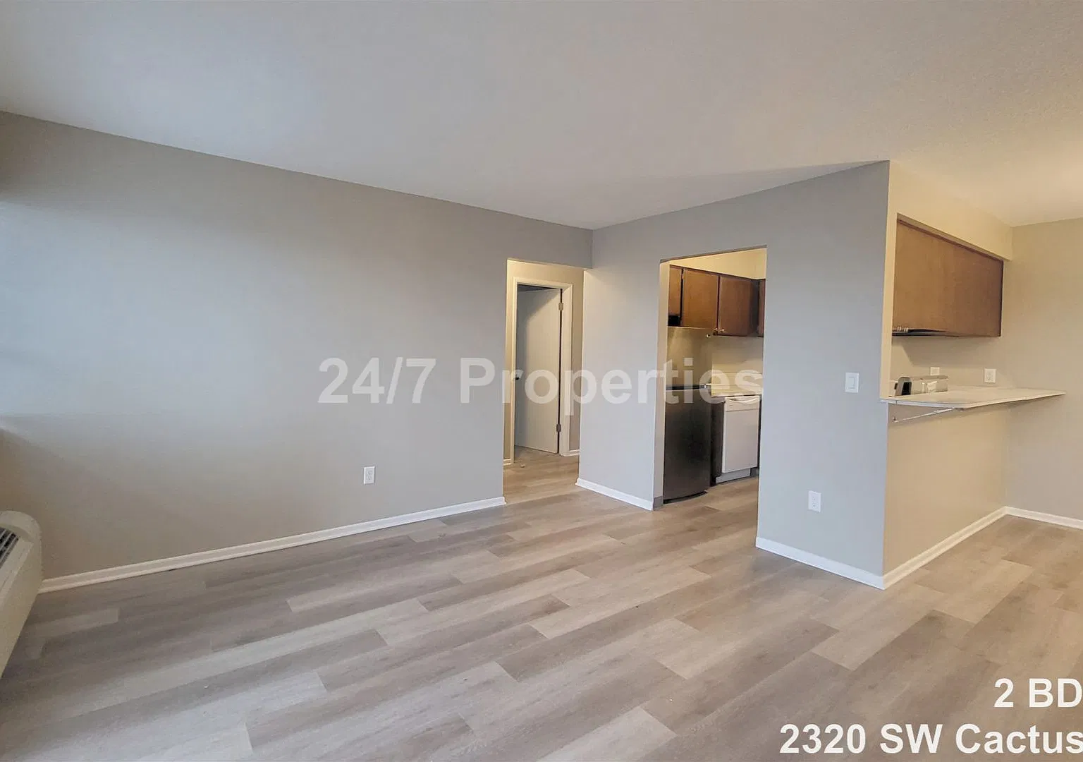 Spacious 2 BD | 2 BA w/ Views! - Goose Hollow — Photo 3