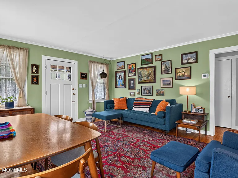 139 Webb Ave — Photo 12